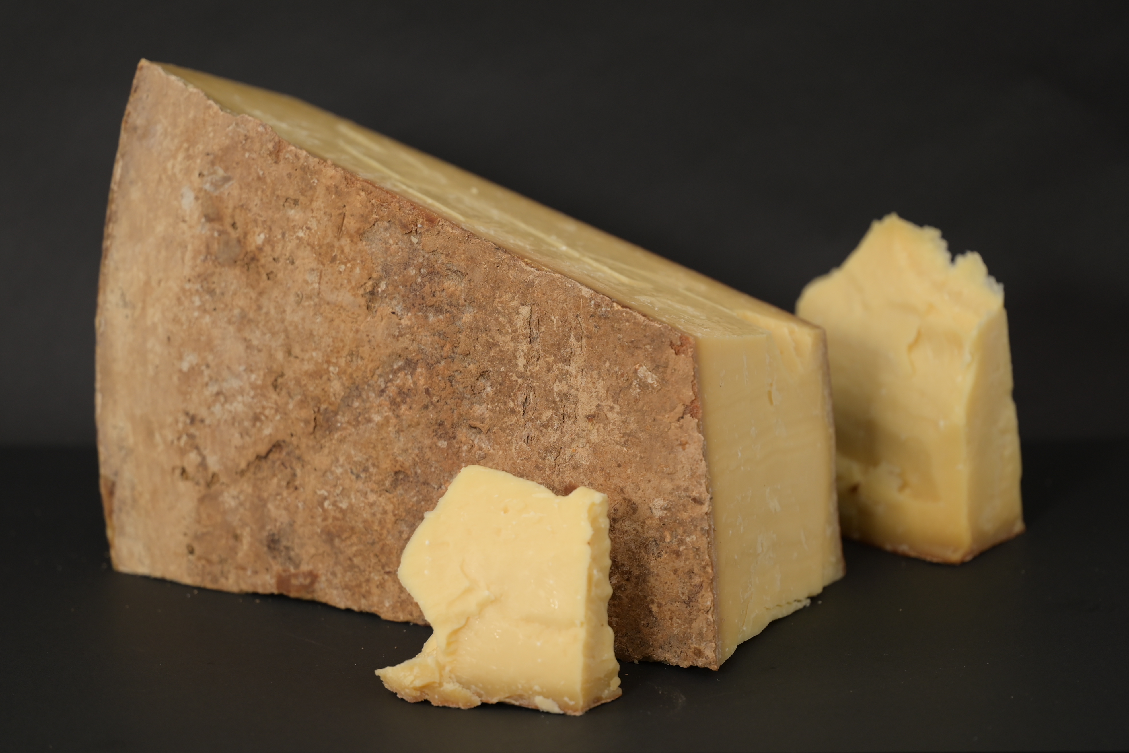 COMTE yli 30 KUUKAUTTA